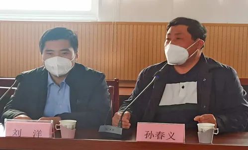 東岳機械攜磚埠商會開展一線醫(yī)務人員慰問活動 東岳機械攜磚埠商會開展一線醫(yī)務人員慰問活動